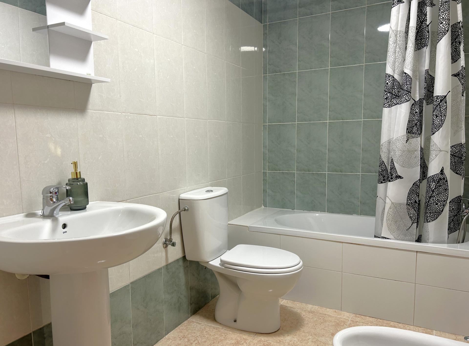 2 Bed, 1 Bath, ApartmentFor Sale, Torrevieja, Alicante