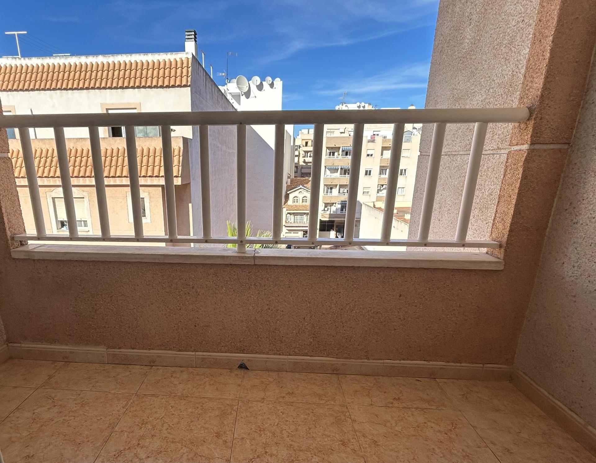2 Bed, 1 Bath, ApartmentFor Sale, Torrevieja, Alicante