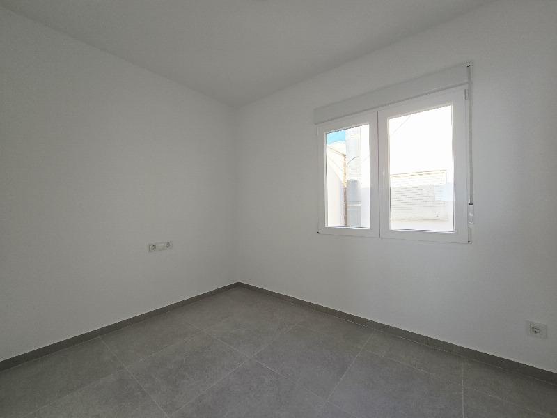 2 Bed, 1 Bath, ApartmentFor Sale, Torrevieja, Alicante