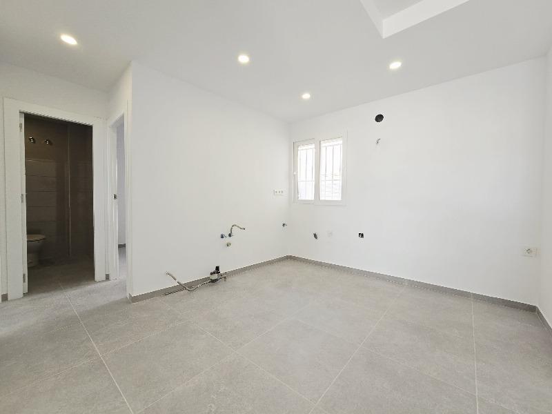 2 Bed, 1 Bath, ApartmentFor Sale, Torrevieja, Alicante