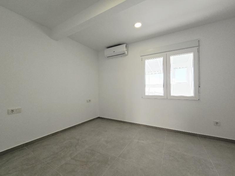 2 Bed, 1 Bath, ApartmentFor Sale, Torrevieja, Alicante