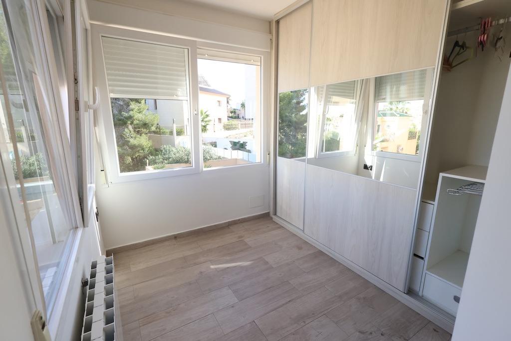 4 Bed, 2 Bath, HouseFor Sale, Orihuela Costa, Alicante