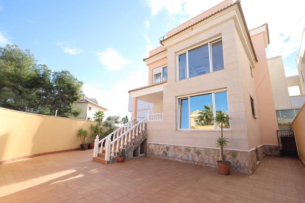 4 Bed, 2 Bath, HouseFor Sale, Orihuela Costa, Alicante