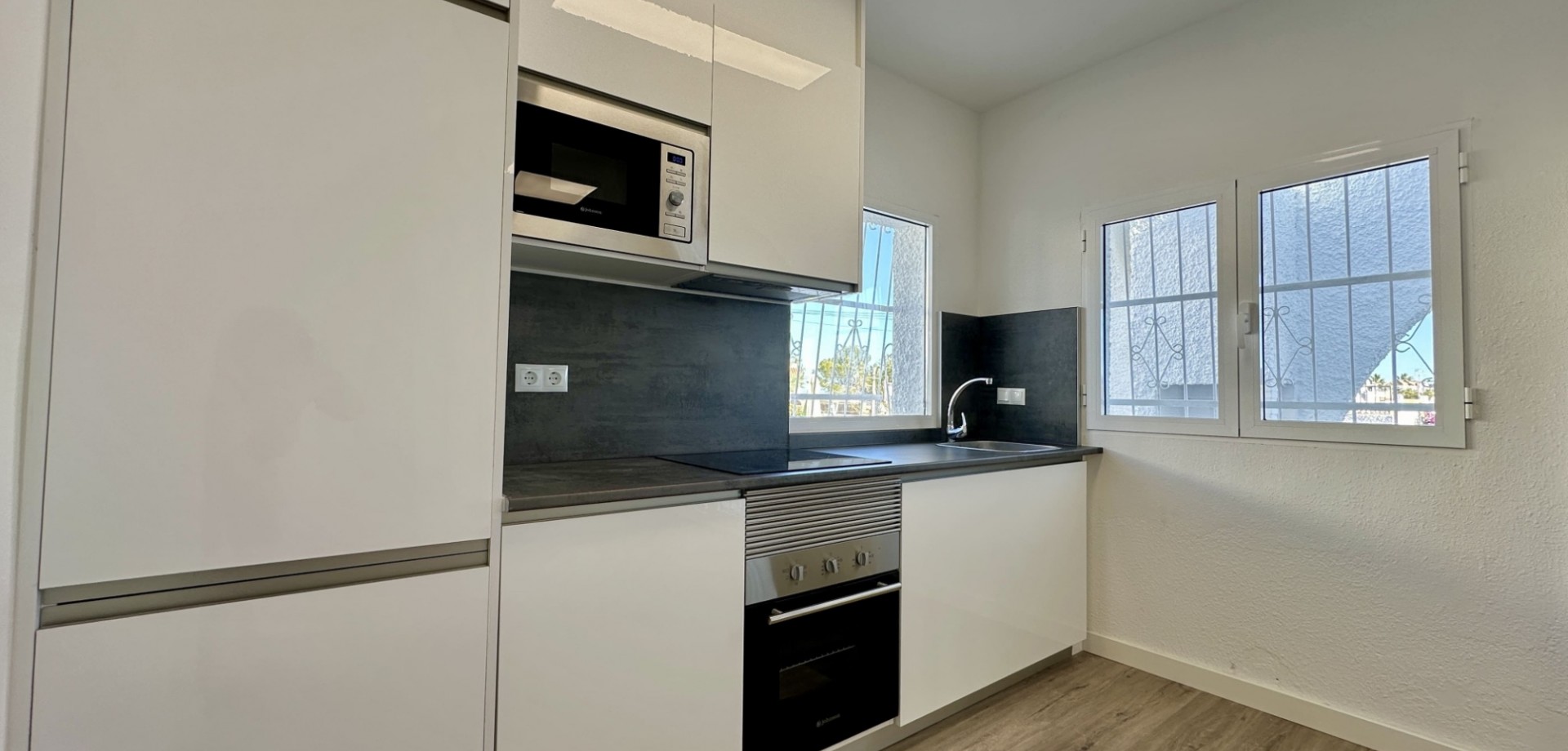 2 Bed, 1 Bath, HouseFor Sale, Orihuela Costa, Alicante