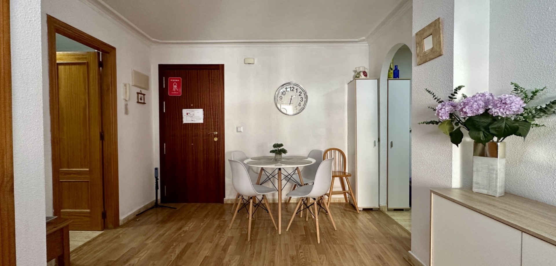 2 Bed, 1 Bath, ApartmentFor Sale, Torrevieja, Alicante