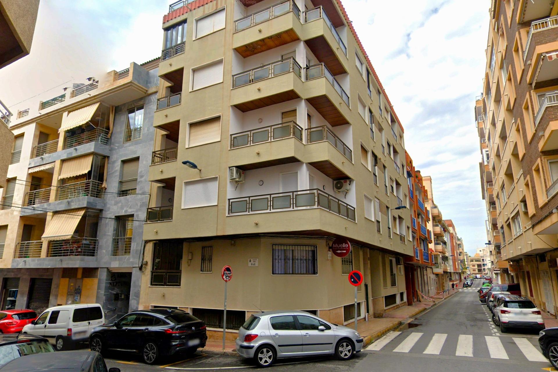 3 Bed, 1 Bath, ApartmentFor Sale, Torrevieja, Alicante