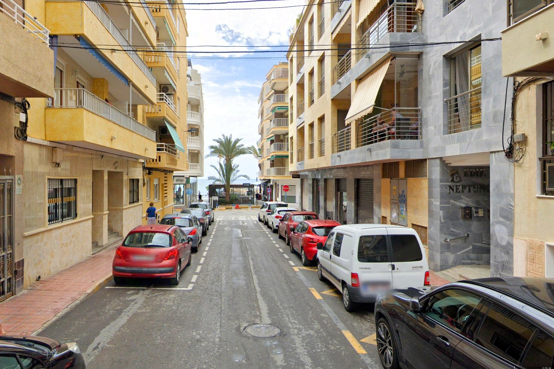 3 Bed, 1 Bath, ApartmentFor Sale, Torrevieja, Alicante