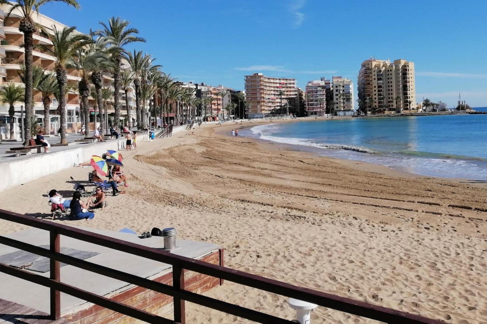 3 Bed, 1 Bath, ApartmentFor Sale, Torrevieja, Alicante