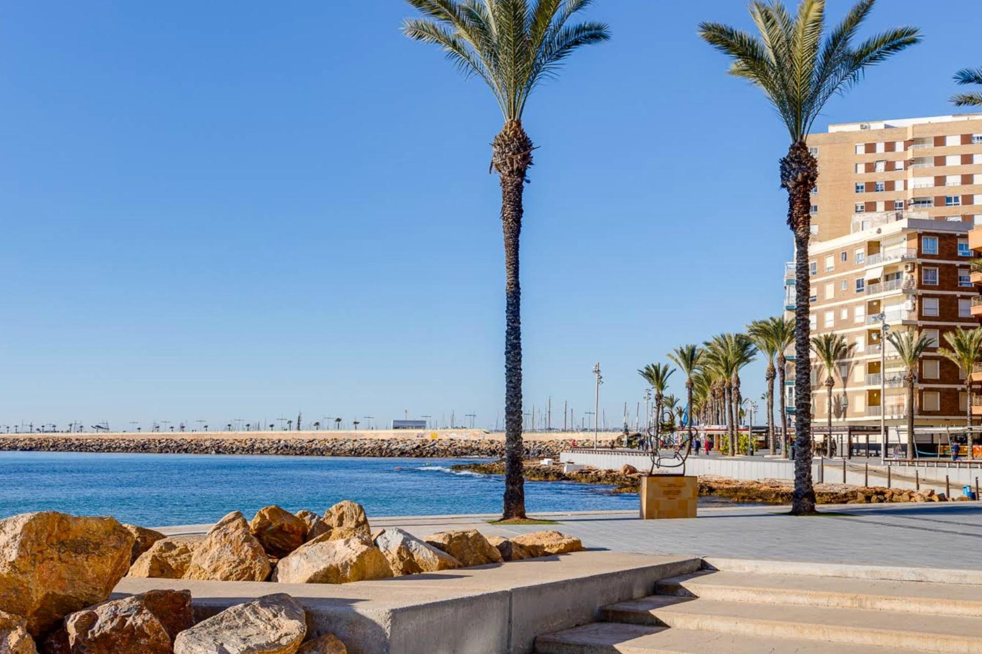 3 Bed, 1 Bath, ApartmentFor Sale, Torrevieja, Alicante