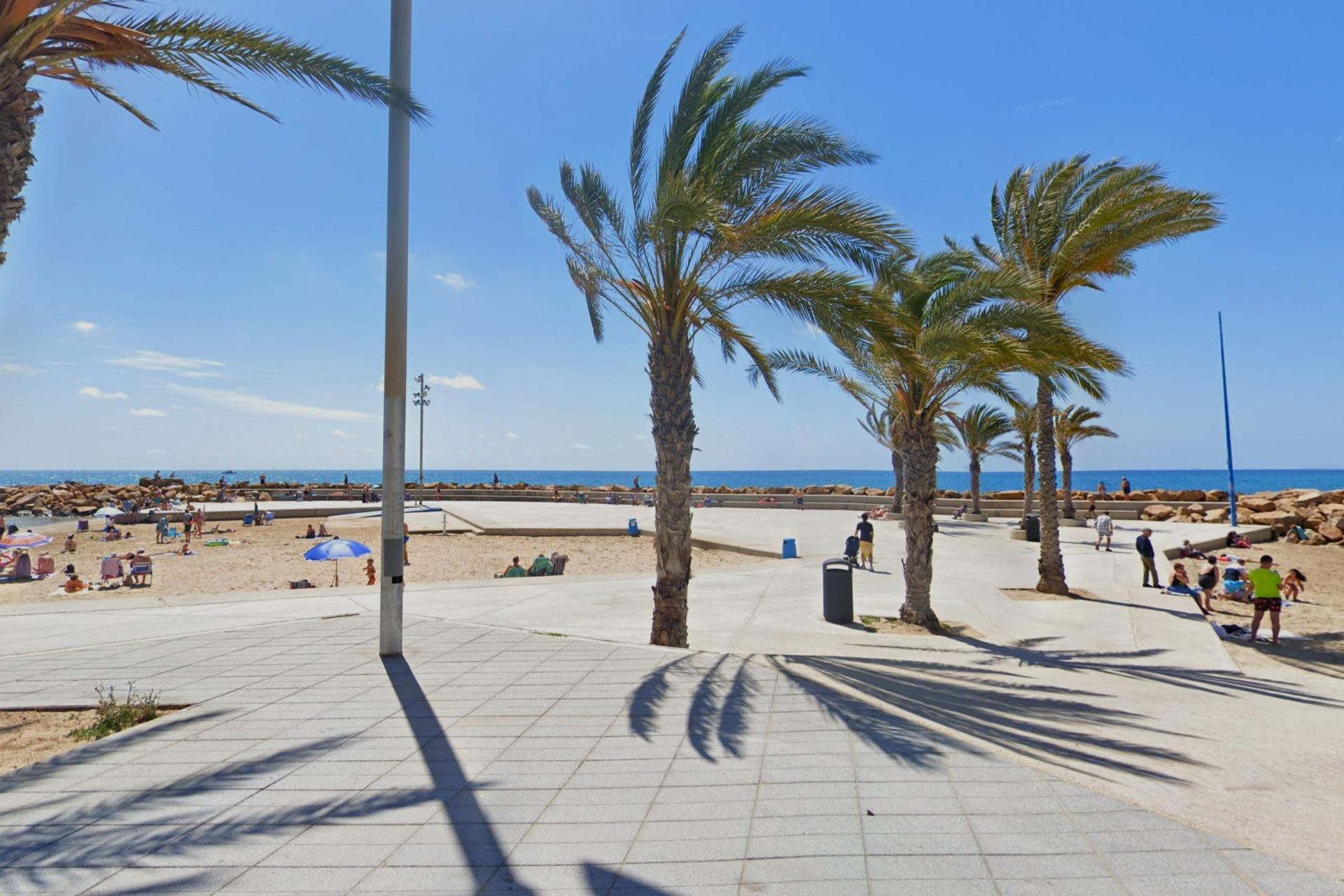 3 Bed, 1 Bath, ApartmentFor Sale, Torrevieja, Alicante