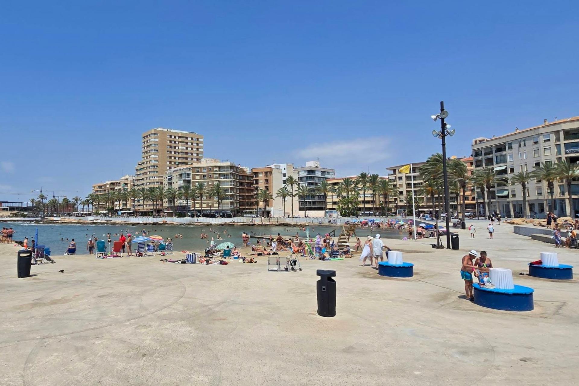3 Bed, 1 Bath, ApartmentFor Sale, Torrevieja, Alicante
