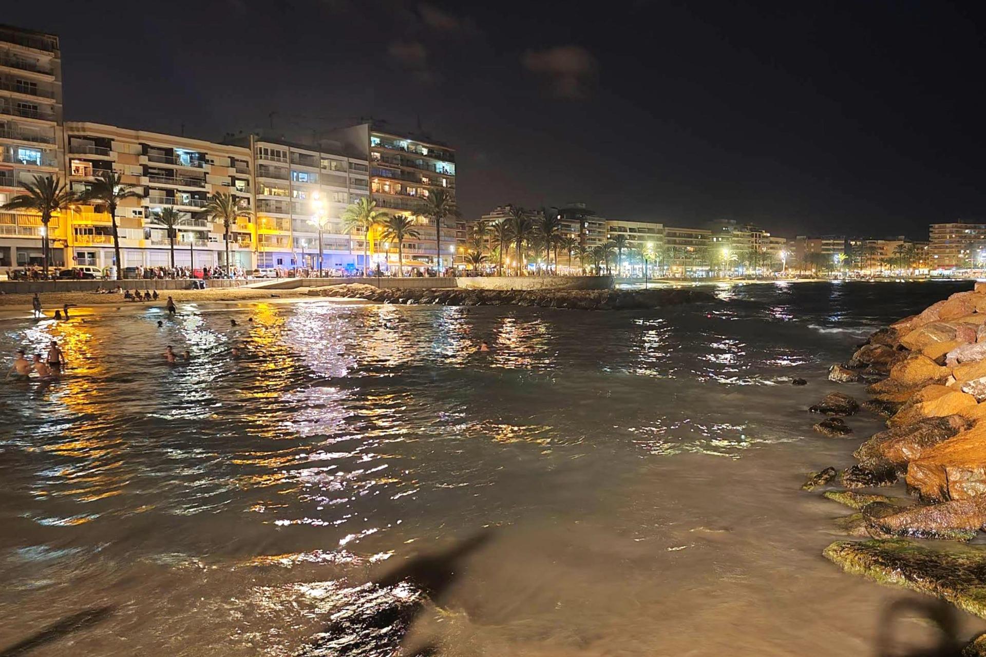 3 Bed, 1 Bath, ApartmentFor Sale, Torrevieja, Alicante