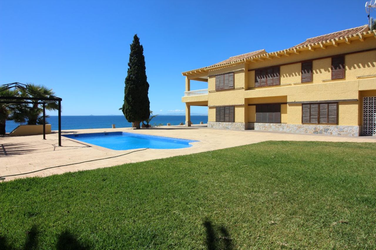 8 Bed, 4 Bath, HouseFor Sale, Cabo Roig, Alicante