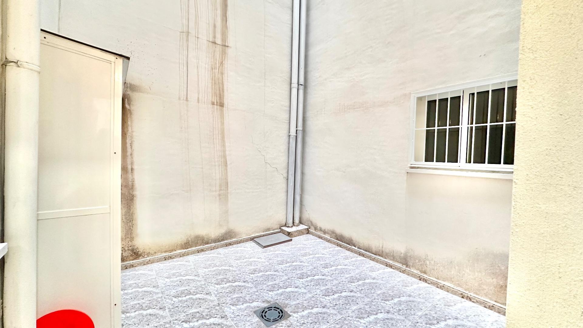 2 Bed, 1 Bath, ApartmentFor Sale, Torrevieja, Alicante