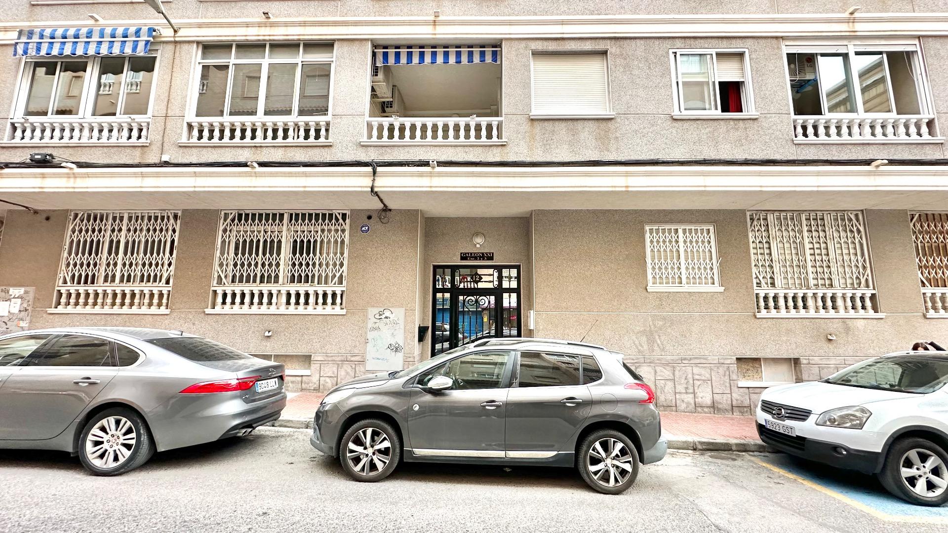 2 Bed, 1 Bath, ApartmentFor Sale, Torrevieja, Alicante