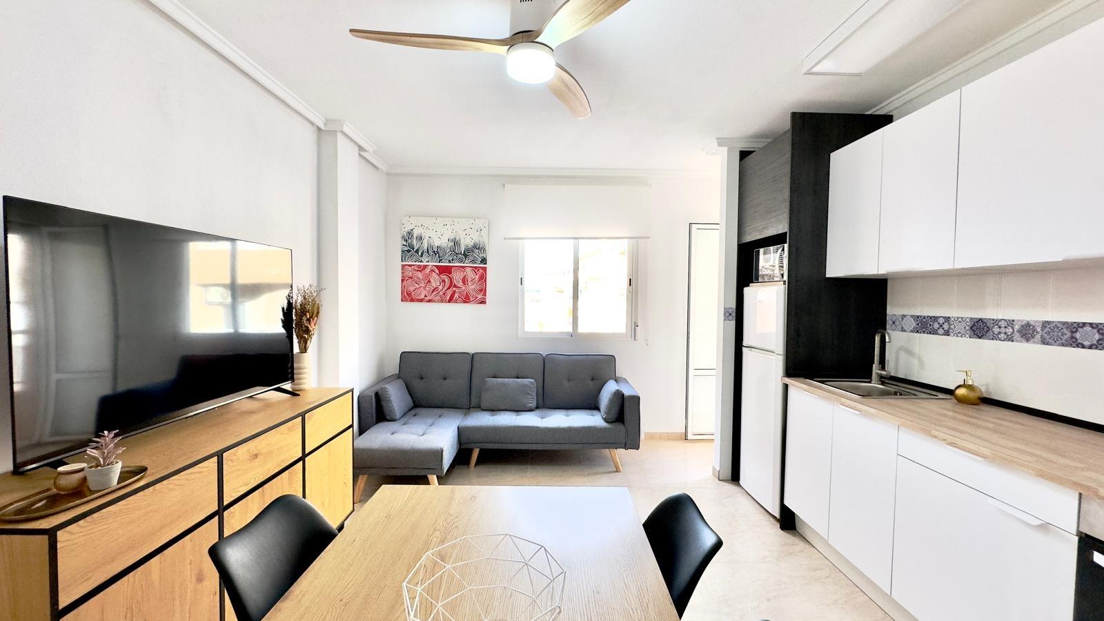 2 Bed, 1 Bath, ApartmentFor Sale, Torrevieja, Alicante