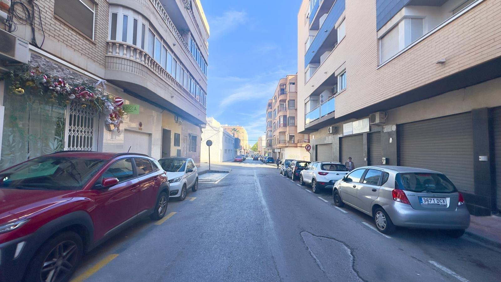 3 Bed, 1 Bath, ApartmentFor Sale, Torrevieja, Alicante