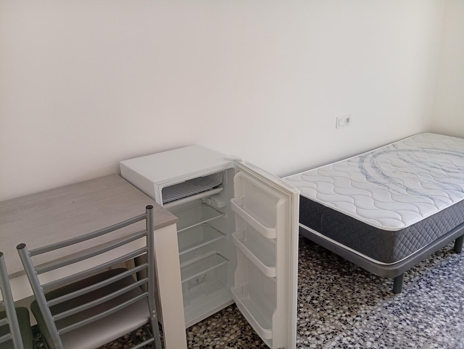 5 Bed, 2 Bath, ApartmentFor Sale, Torrevieja, Alicante