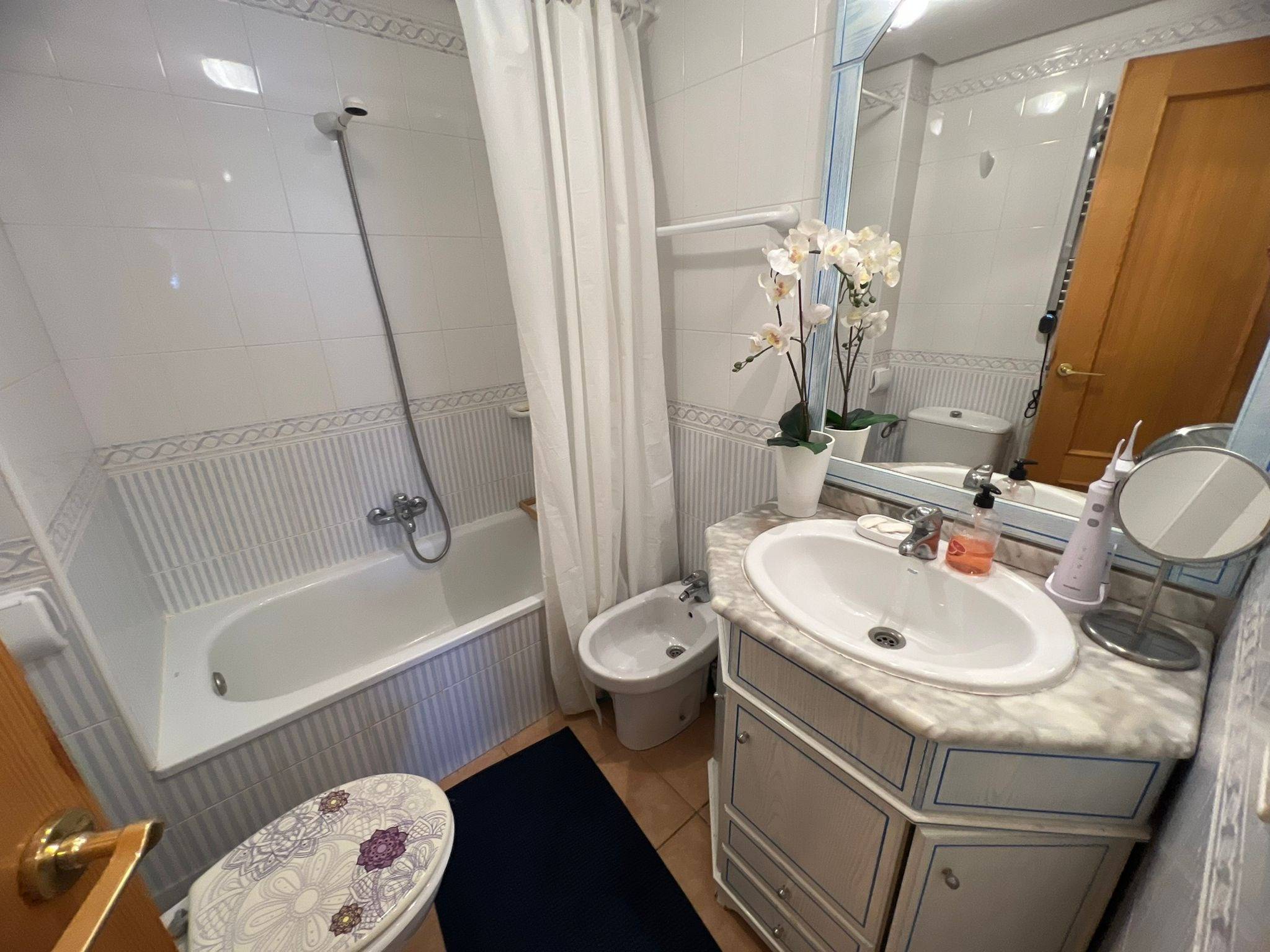 2 Bed, 1 Bath, ApartmentFor Sale, Torrevieja, Alicante