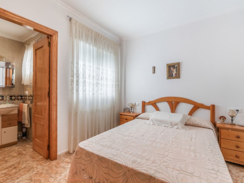 3 Bed, 2 Bath, ApartmentFor Sale, Torrevieja, Alicante
