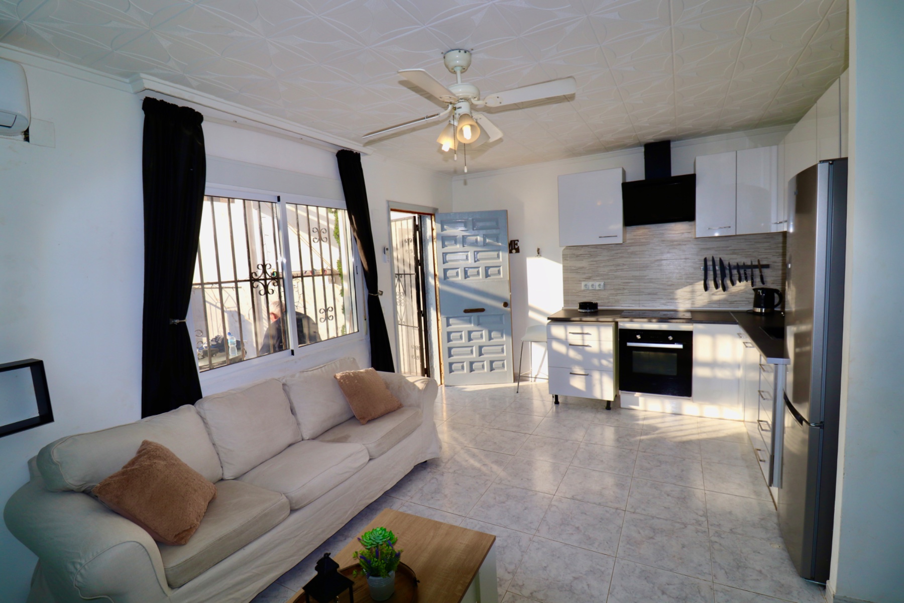 2 Bed, 1 Bath, HouseFor Sale, Torrevieja, Alicante