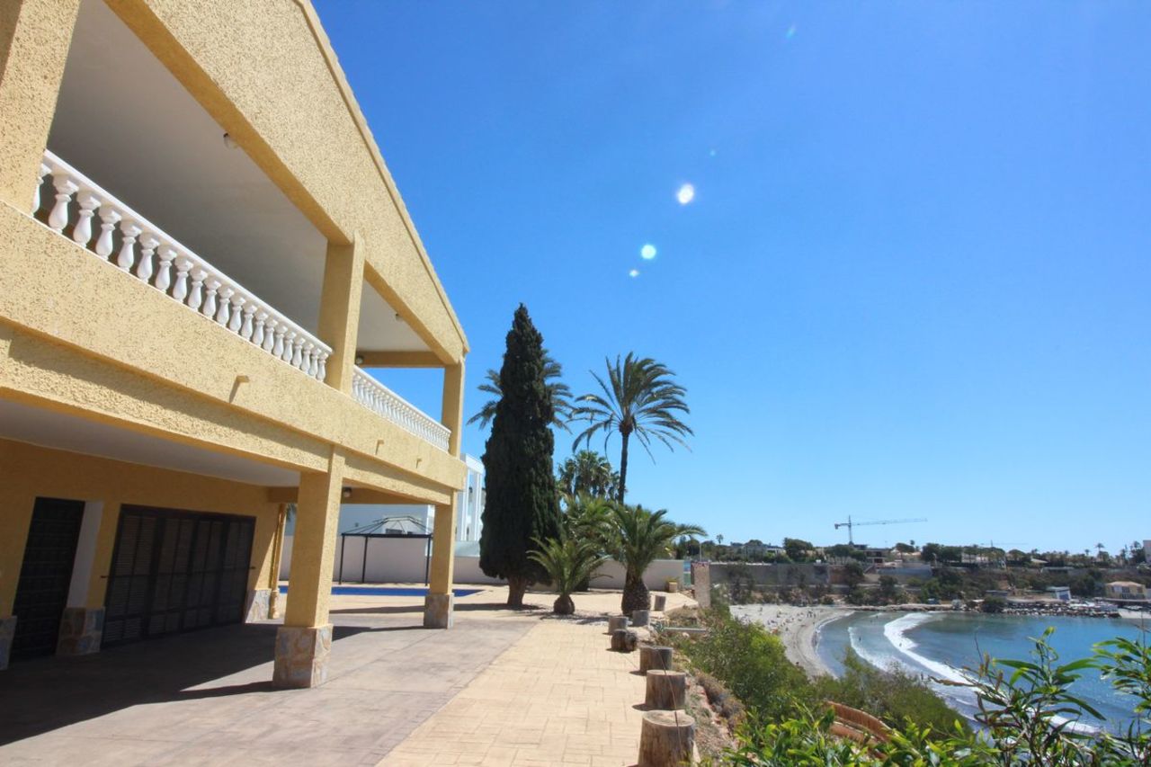 8 Bed, 4 Bath, HouseFor Sale, Cabo Roig, Alicante