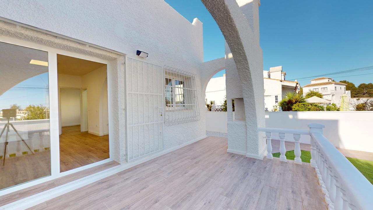 2 Bed, 1 Bath, HouseFor Sale, Villamartin, Alicante
