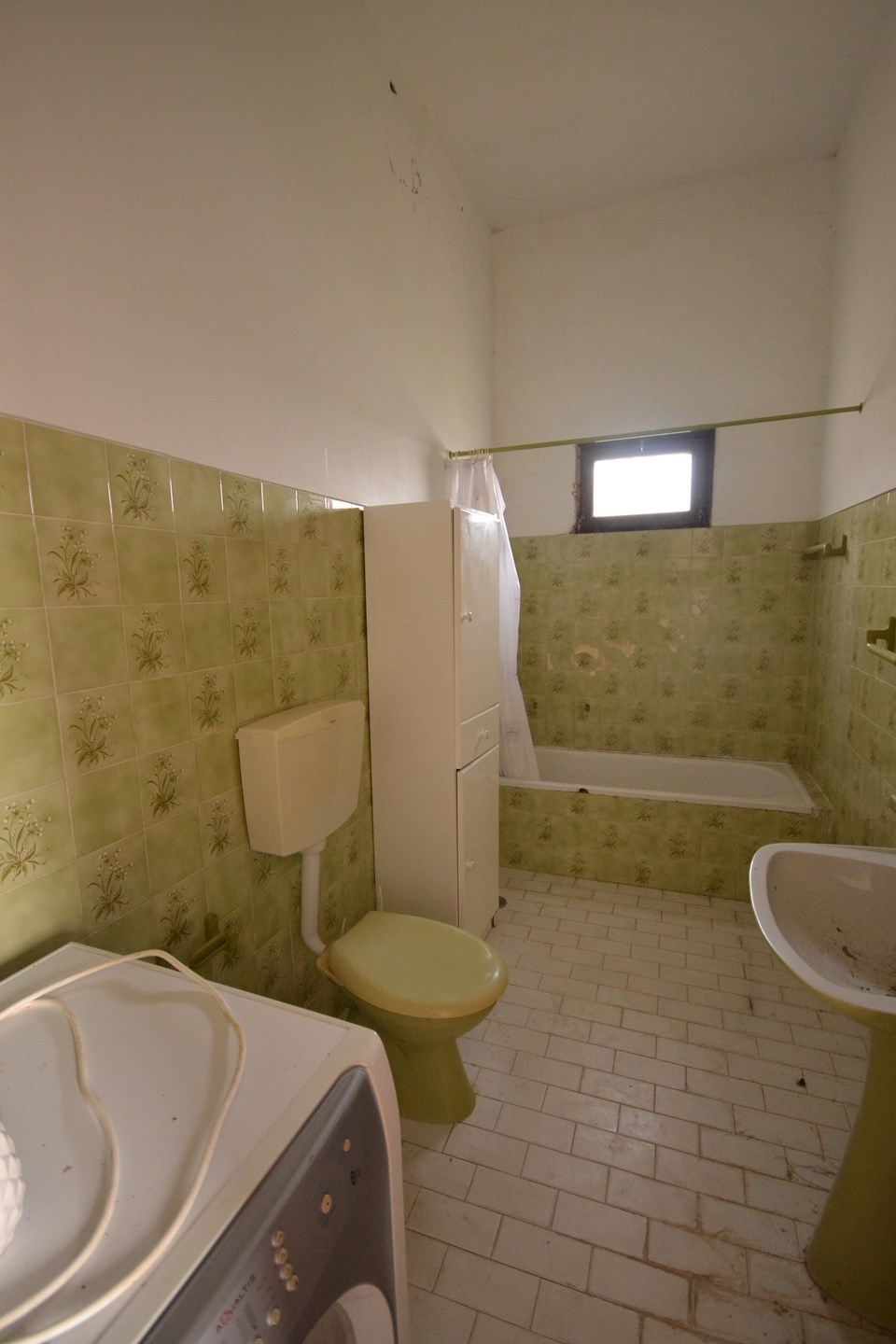 4 Bed, 2 Bath, HouseFor Sale, Loulé, Faro, 8100-289