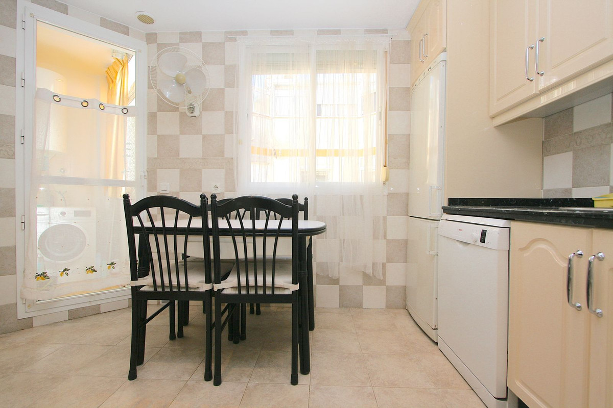 4 Bed, 2 Bath, ApartmentFor Sale, Fuengirola, Malaga