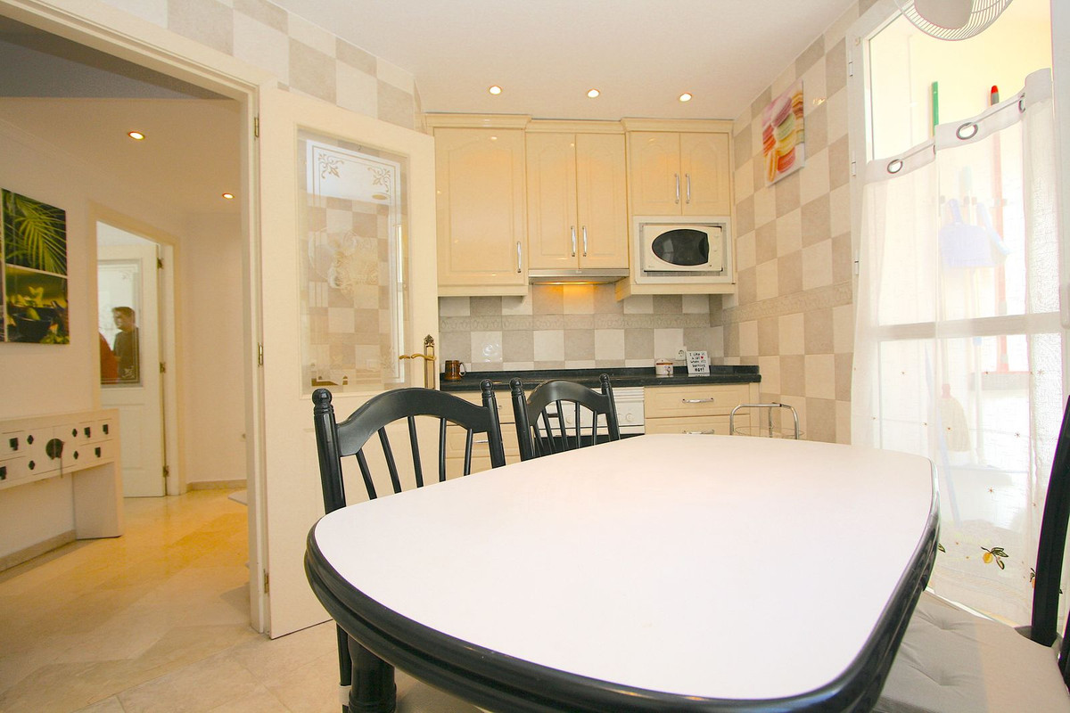4 Bed, 2 Bath, ApartmentFor Sale, Fuengirola, Malaga