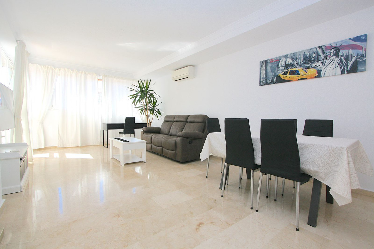 4 Bed, 2 Bath, ApartmentFor Sale, Fuengirola, Malaga