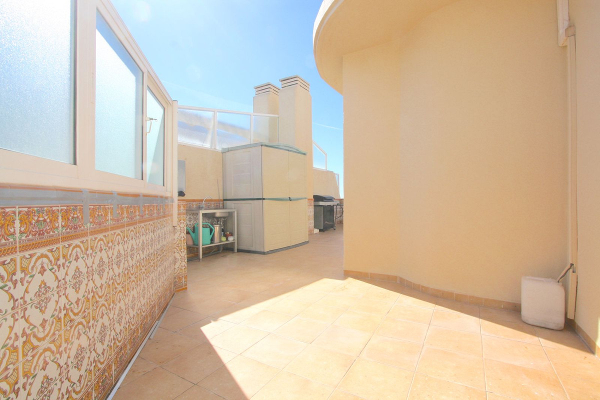 4 Bed, 2 Bath, ApartmentFor Sale, Fuengirola, Malaga