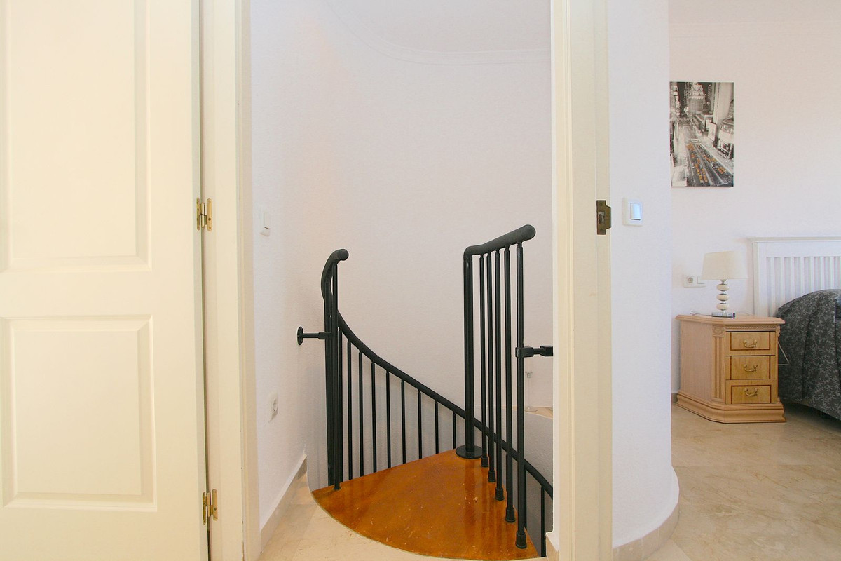 4 Bed, 2 Bath, ApartmentFor Sale, Fuengirola, Malaga