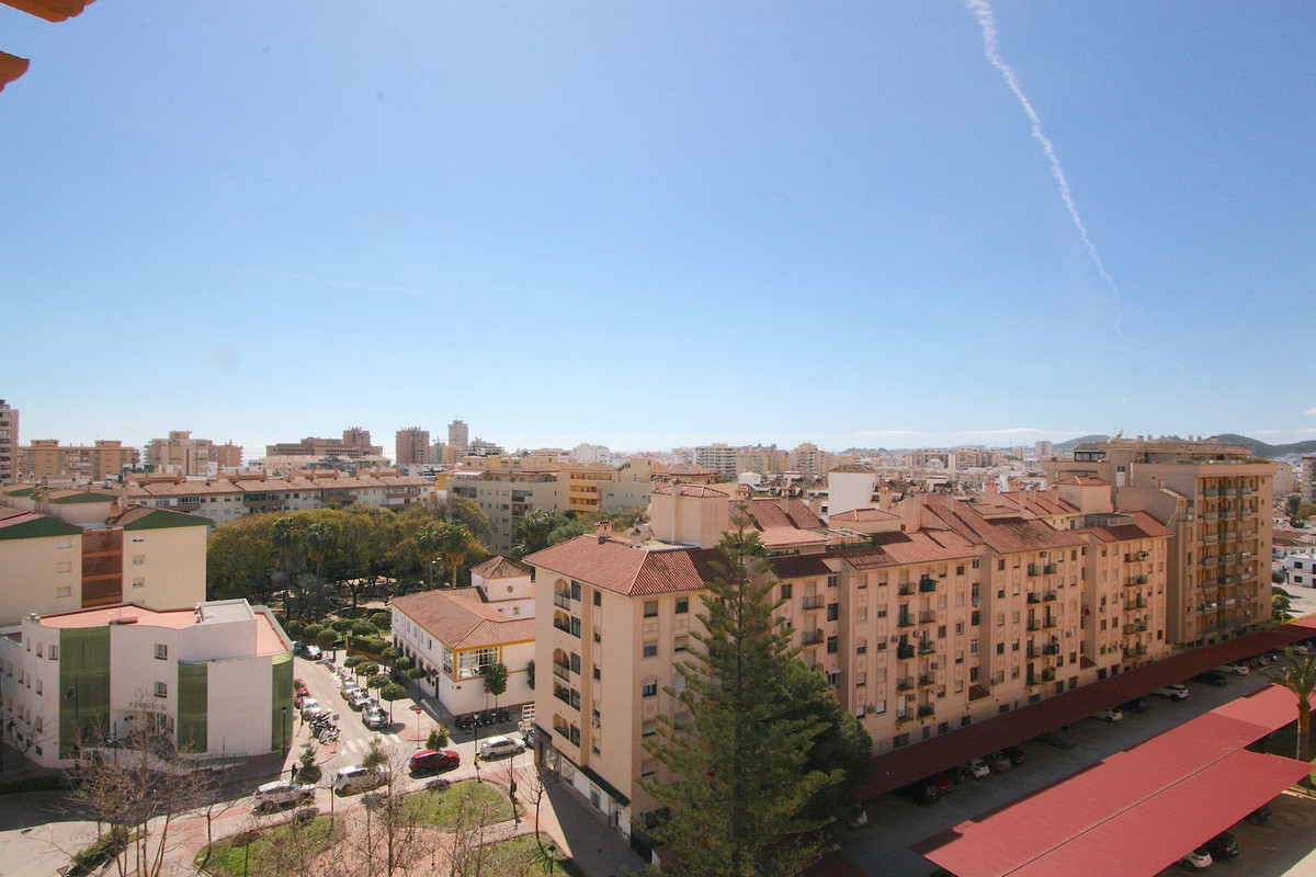4 Bed, 2 Bath, ApartmentFor Sale, Fuengirola, Malaga