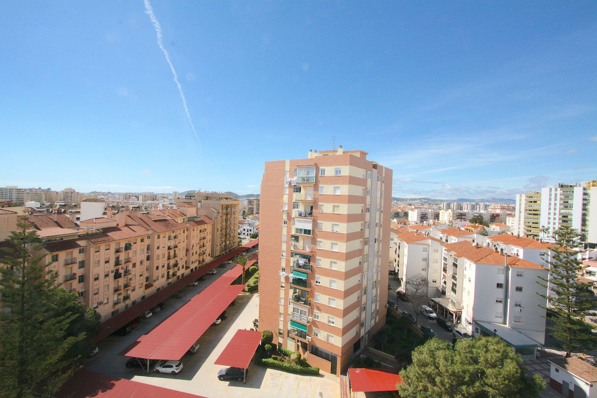4 Bed, 2 Bath, ApartmentFor Sale, Fuengirola, Malaga