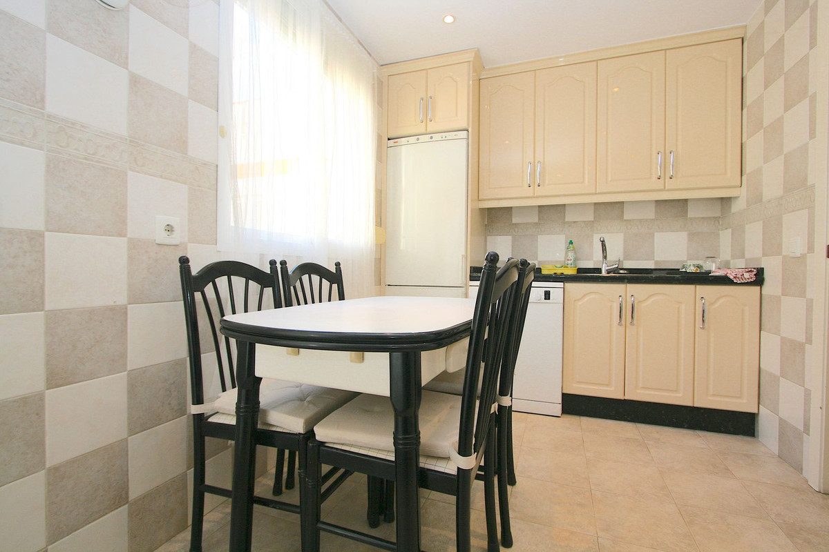 4 Bed, 2 Bath, ApartmentFor Sale, Fuengirola, Malaga