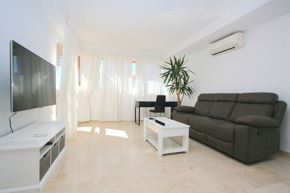 4 Bed, 2 Bath, ApartmentFor Sale, Fuengirola, Malaga