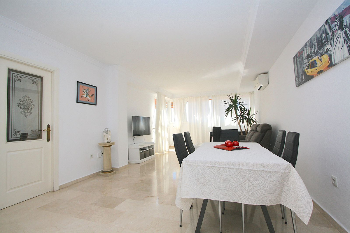 4 Bed, 2 Bath, ApartmentFor Sale, Fuengirola, Malaga