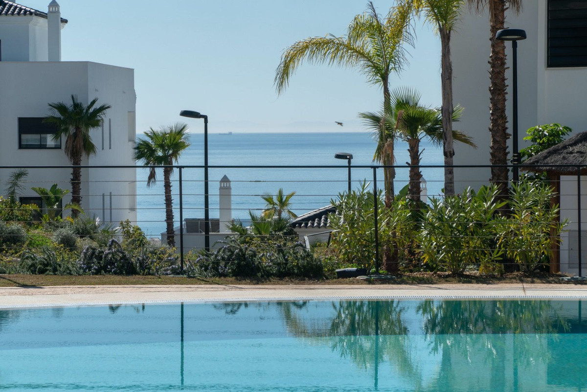 3 Bed, 2 Bath, ApartmentFor Sale, Estepona, Malaga