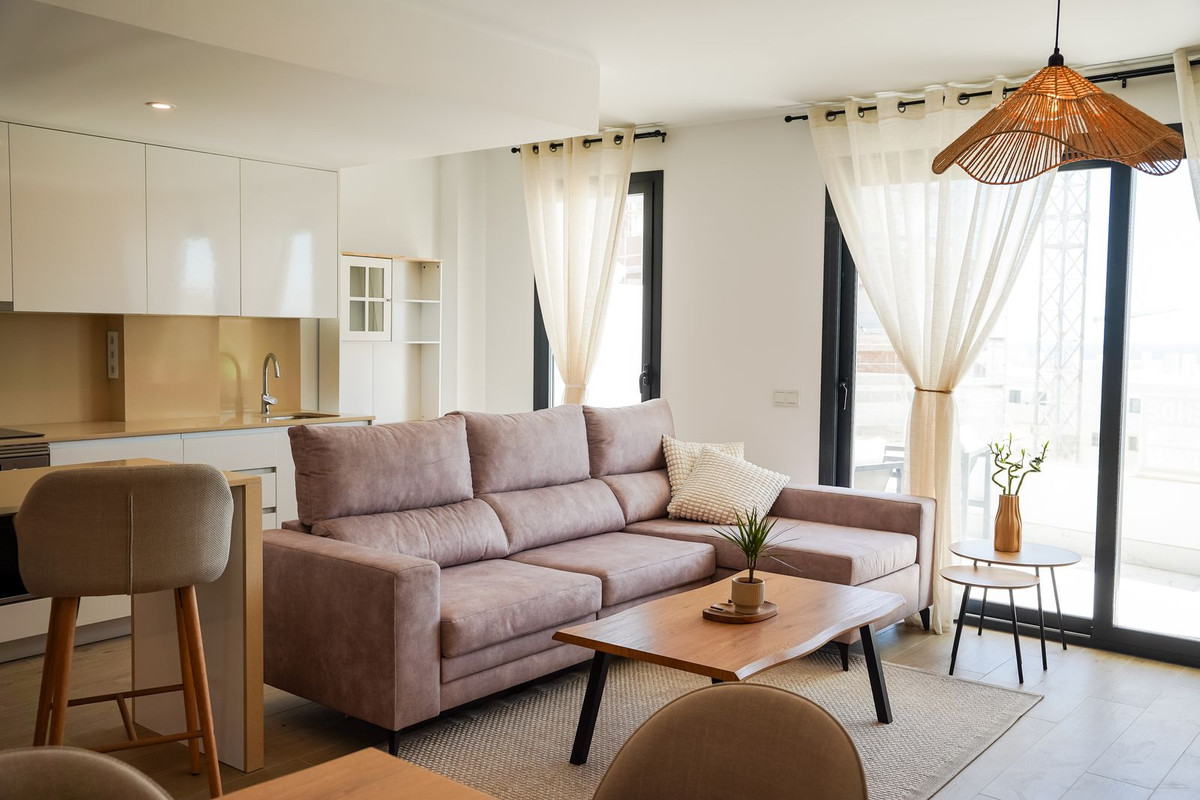 3 Bed, 2 Bath, ApartmentFor Sale, Estepona, Malaga