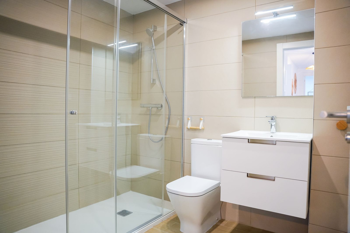 3 Bed, 2 Bath, ApartmentFor Sale, Estepona, Malaga