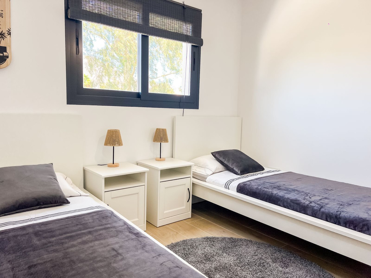 3 Bed, 2 Bath, ApartmentFor Sale, Estepona, Malaga