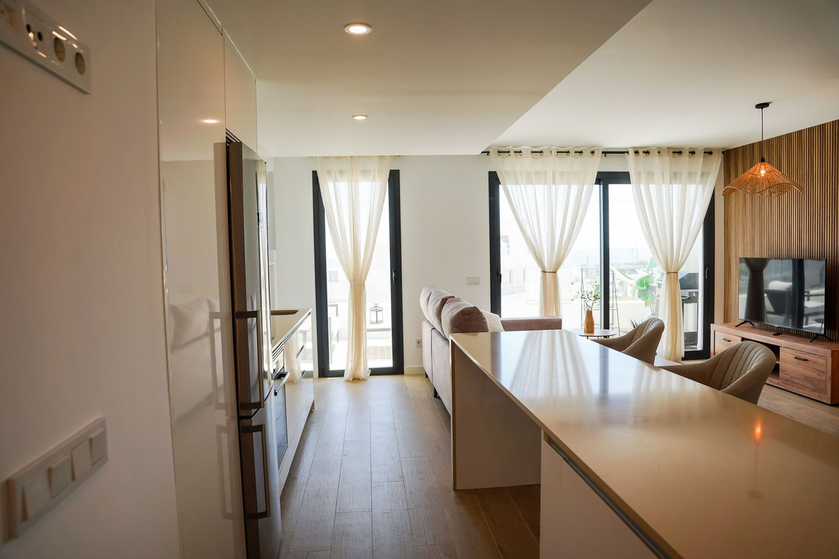 3 Bed, 2 Bath, ApartmentFor Sale, Estepona, Malaga