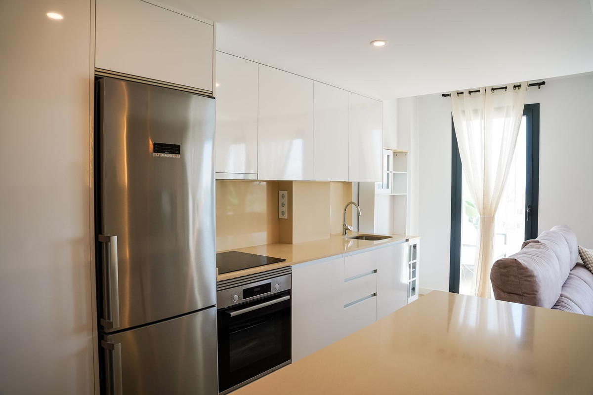 3 Bed, 2 Bath, ApartmentFor Sale, Estepona, Malaga