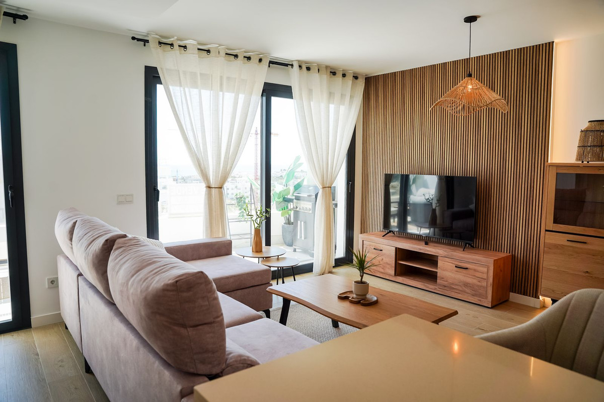 3 Bed, 2 Bath, ApartmentFor Sale, Estepona, Malaga