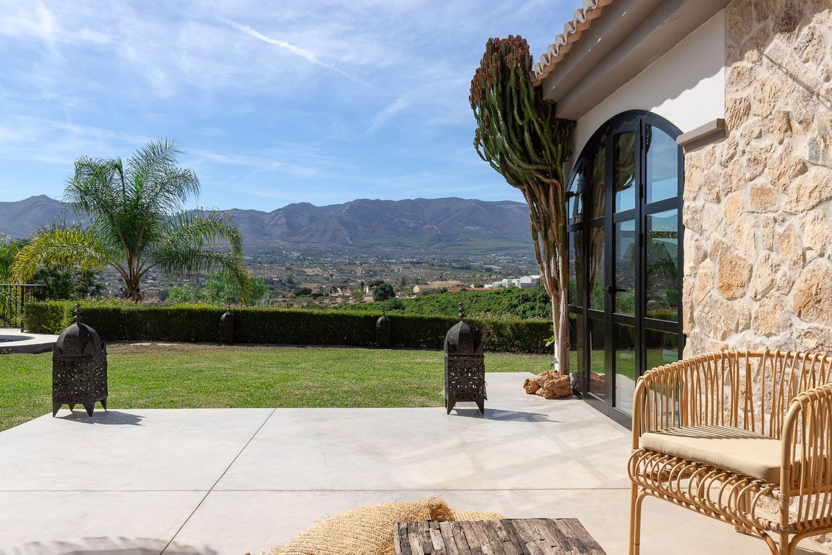 4 Bed, 4 Bath, HouseFor Sale, Alhaurin el Grande, Malaga