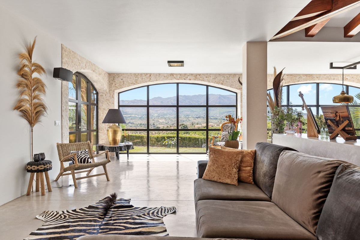 4 Bed, 4 Bath, HouseFor Sale, Alhaurin el Grande, Malaga