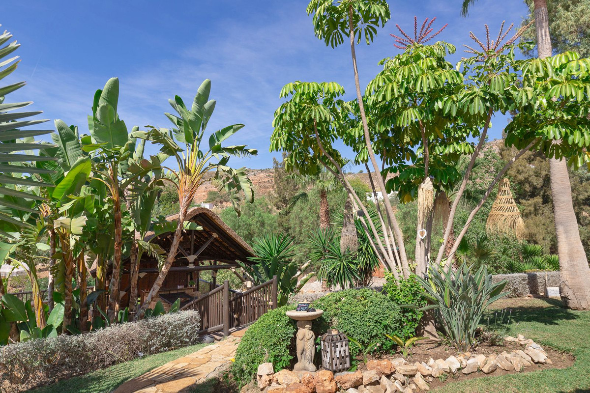 4 Bed, 4 Bath, HouseFor Sale, Alhaurin el Grande, Malaga