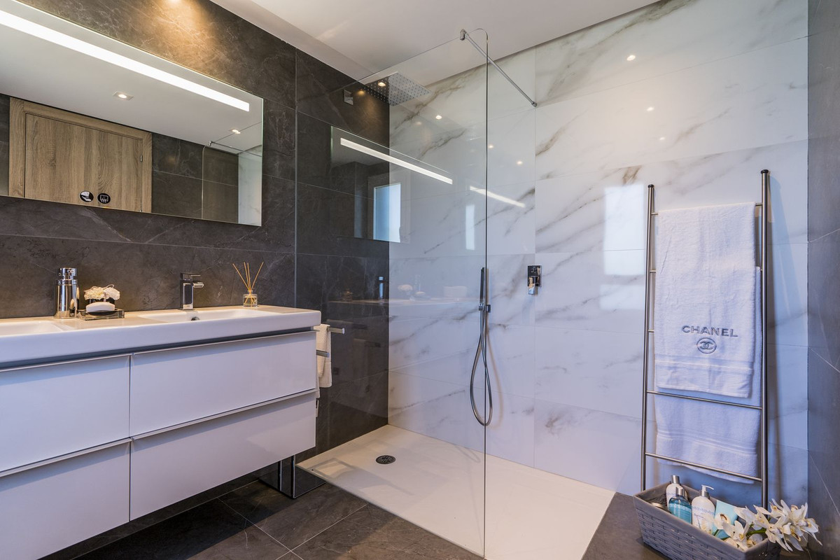 2 Bed, 2 Bath, ApartmentFor Sale, San Roque, Cadiz