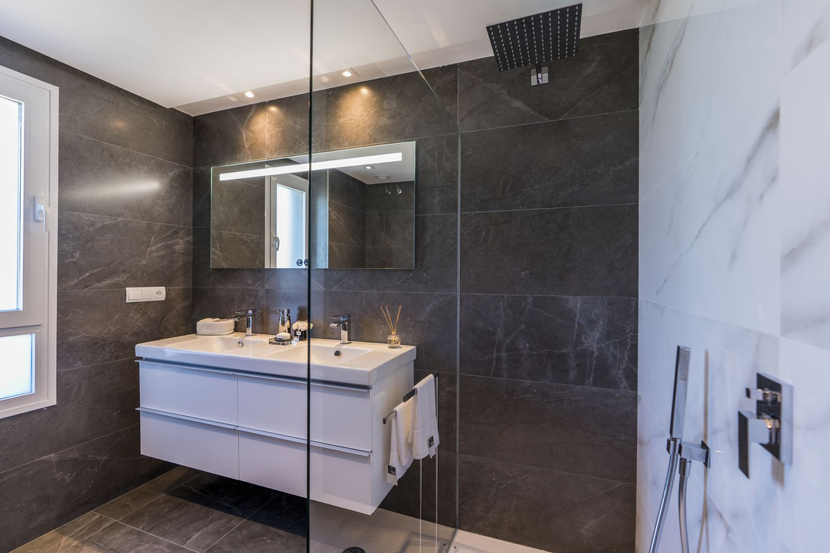 2 Bed, 2 Bath, ApartmentFor Sale, San Roque, Cadiz